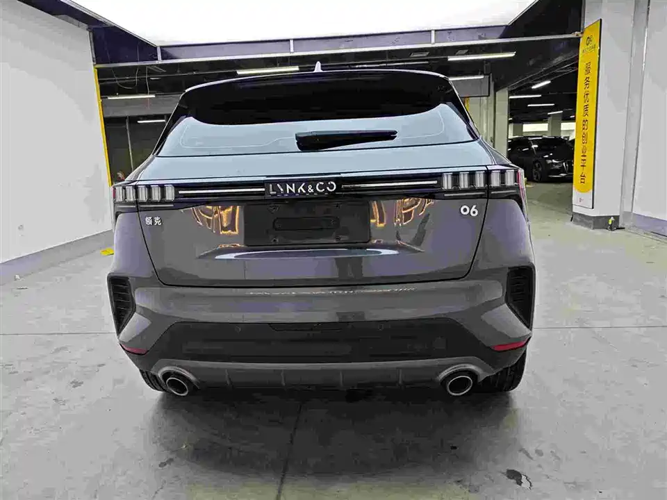 Lynk & Co 06
