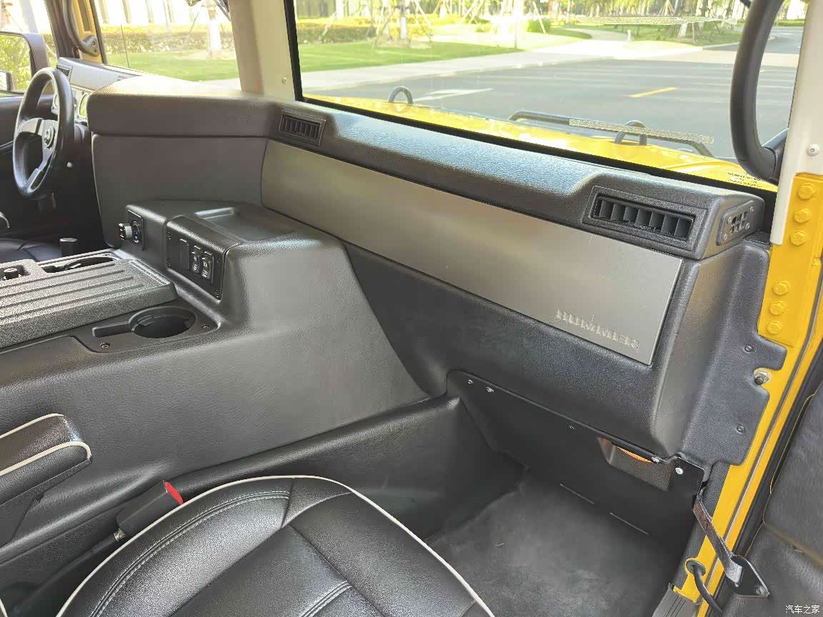 Hummer H1, 2012 11