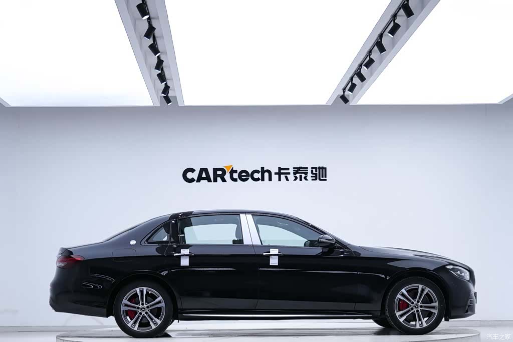 Mercedes-Benz E-Class, 2022 4