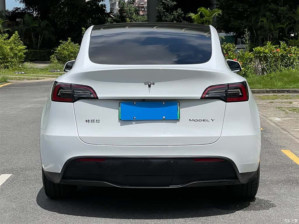Tesla Model Y, 2023 23
