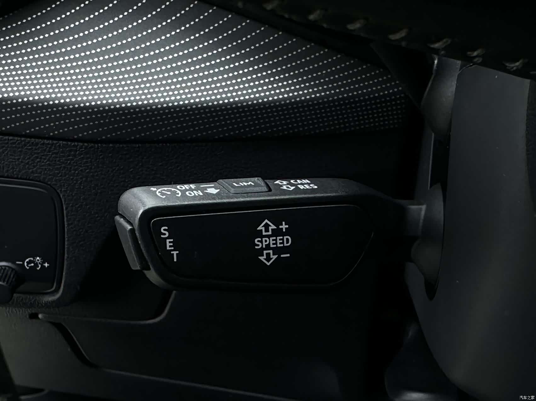 Audi Q2L, 2022 22