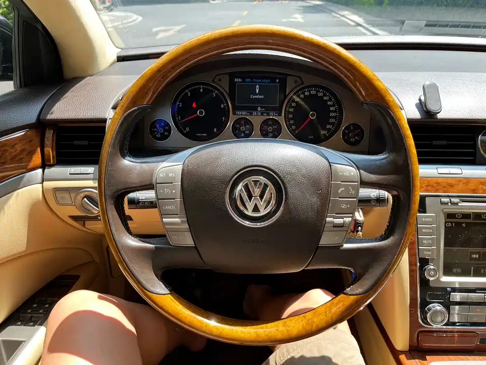 Volkswagen Phaeton