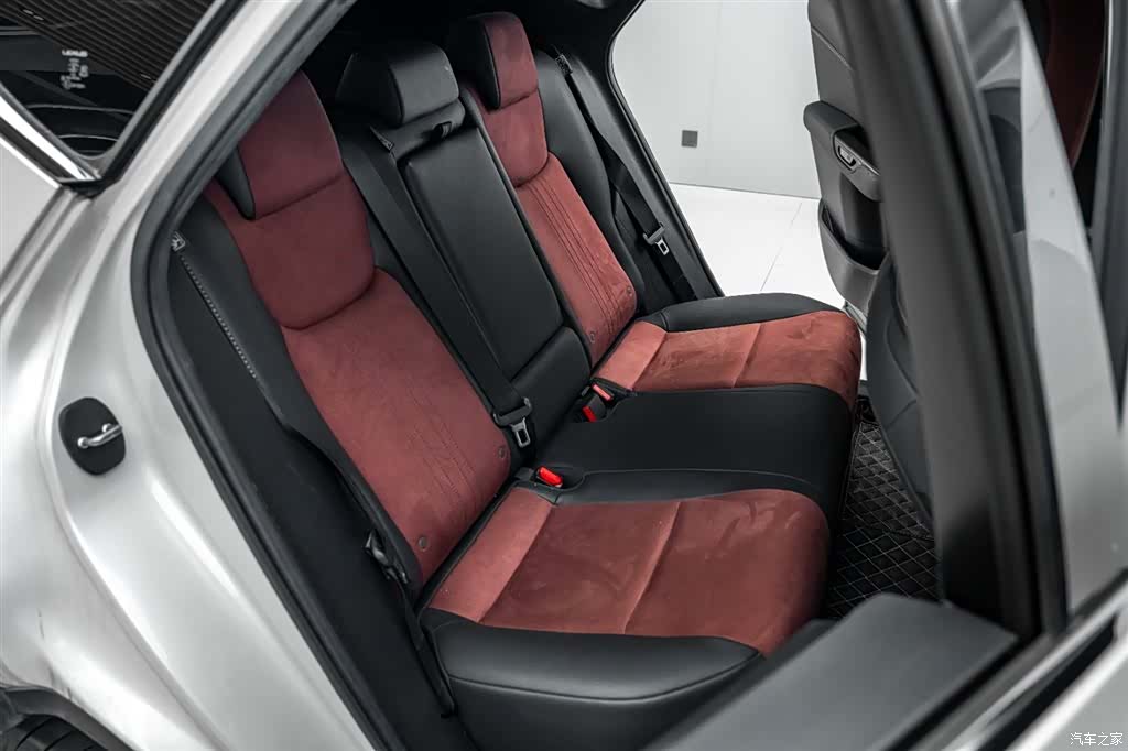Lexus NX, 2023 24