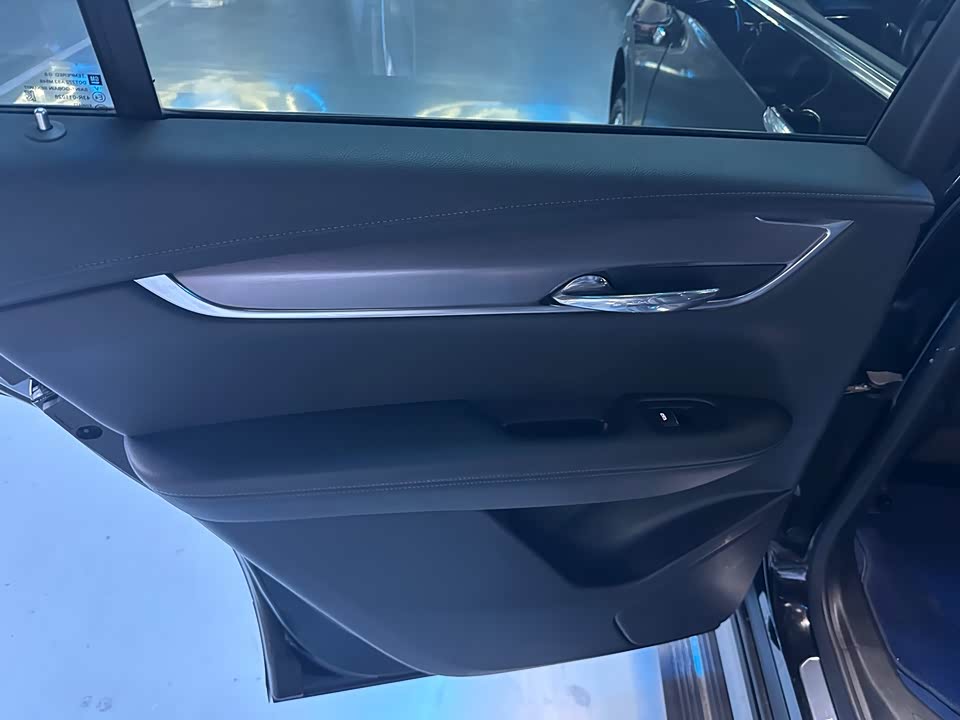 Cadillac XT6
