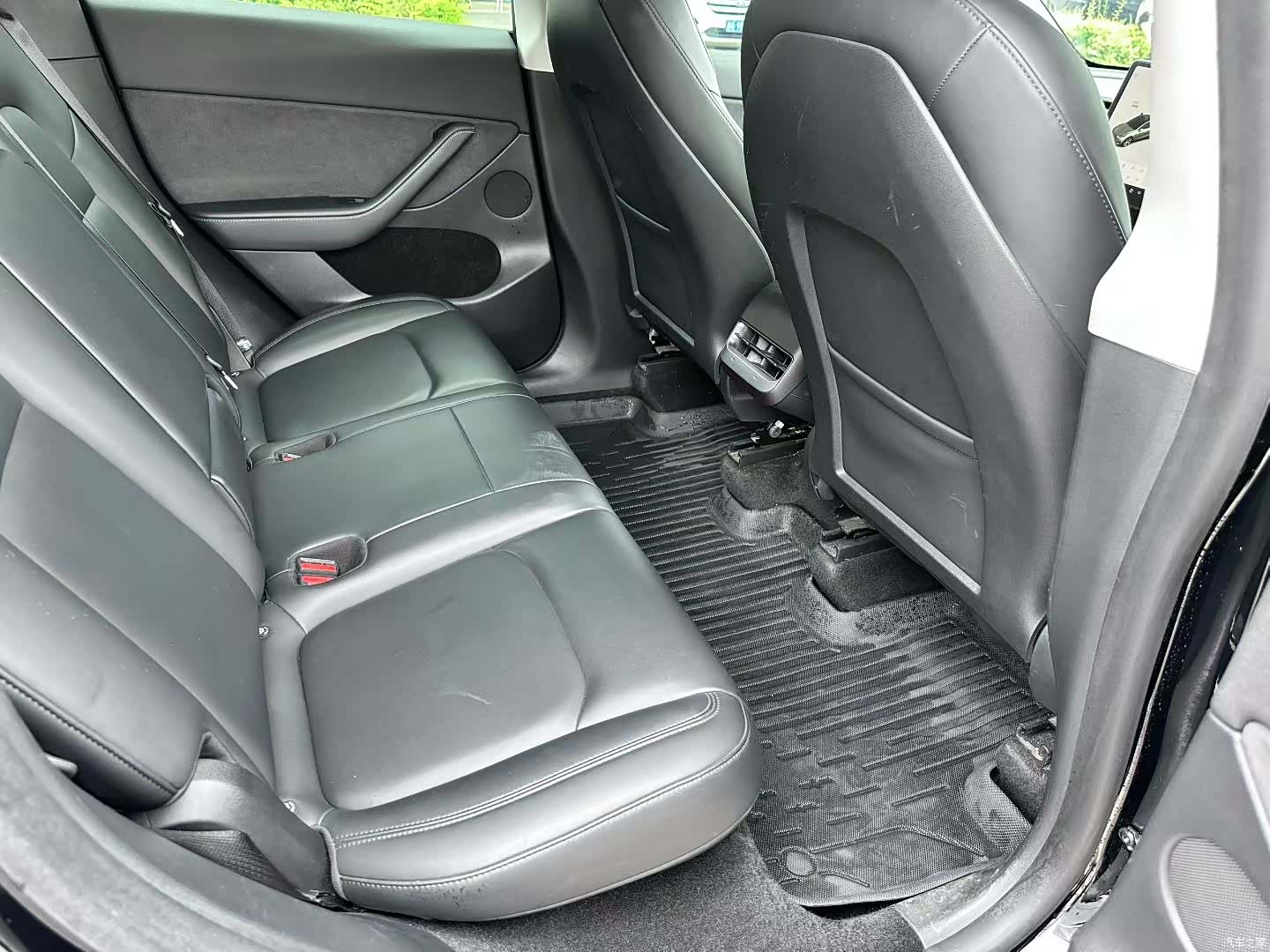 Tesla Model Y, 2021 7