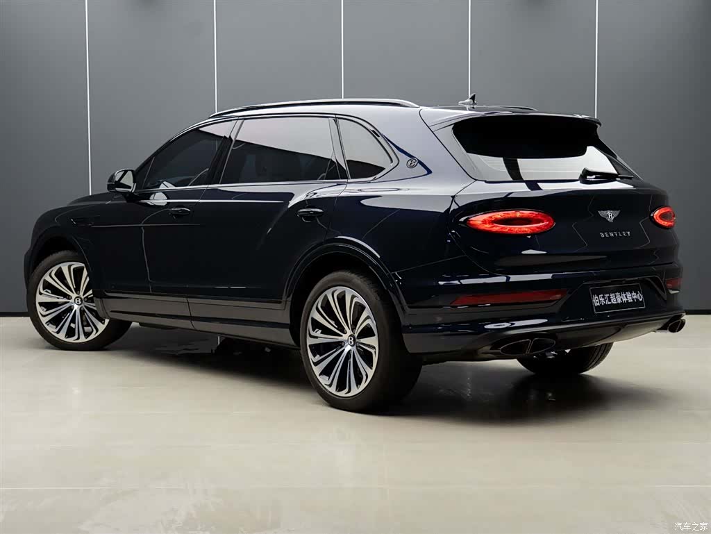 Bentley Bentayga, 2025 все фото