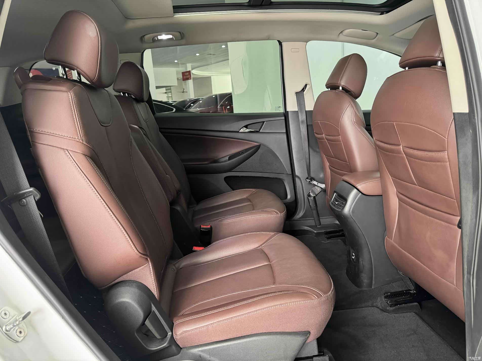Buick GL6, 2018 11
