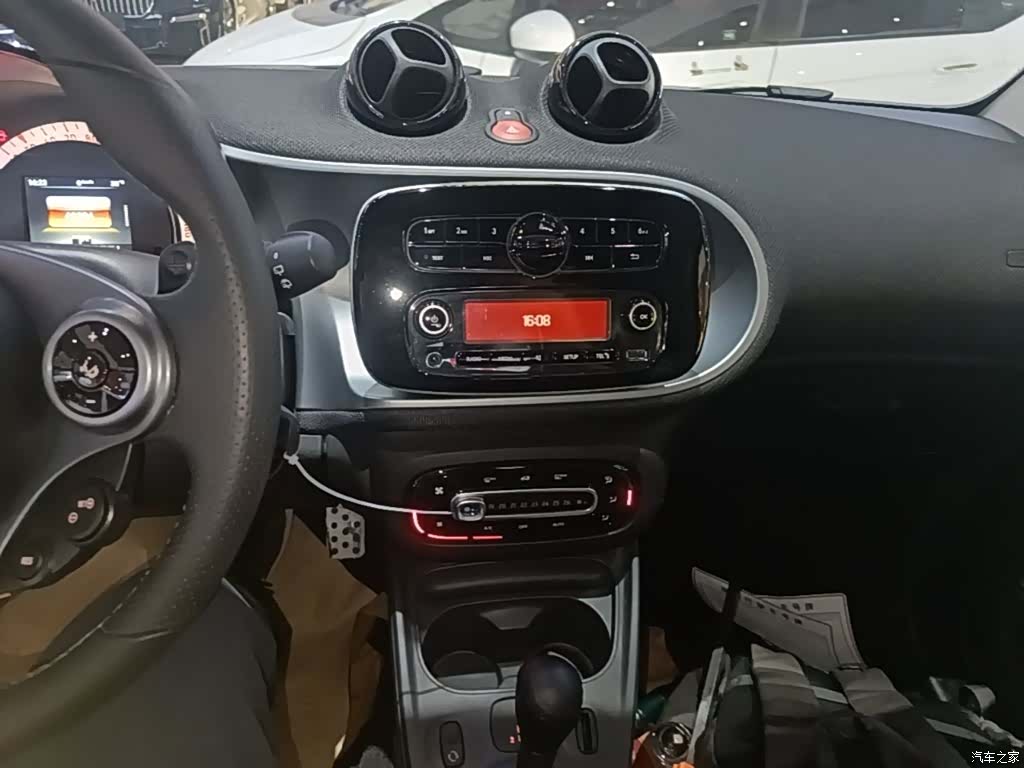 Smart Fortwo, 2019 13