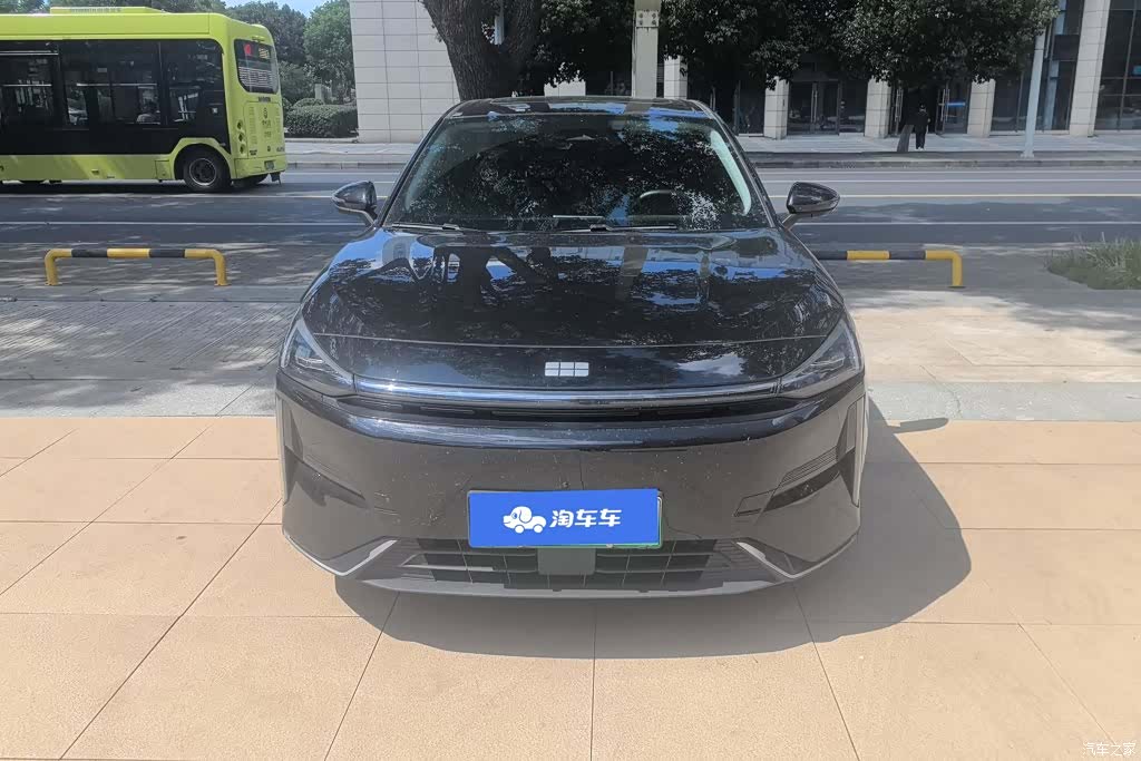 Geely Galaxy L6, 2024 2