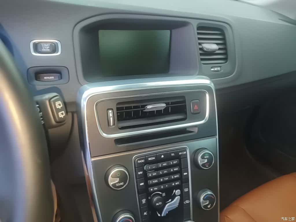 Volvo V60, 2017 13