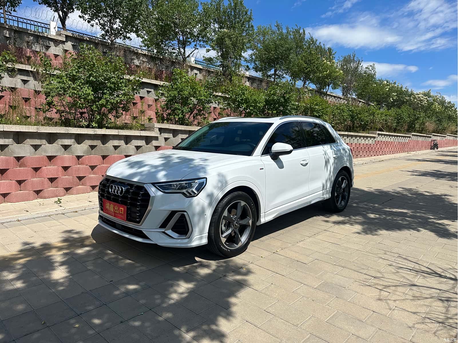 Audi Q3, 2022 1