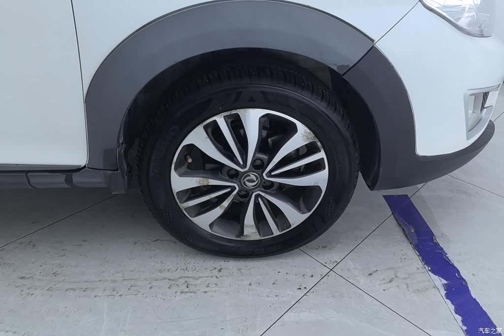 DongFeng AX3, 2016 6