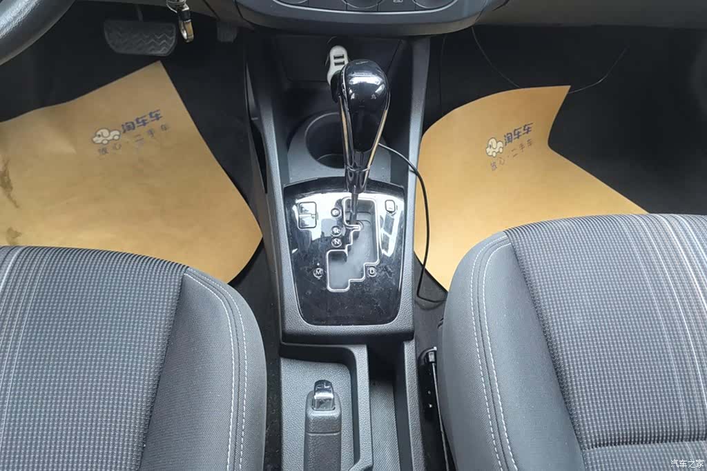 DongFeng AX3, 2016 16