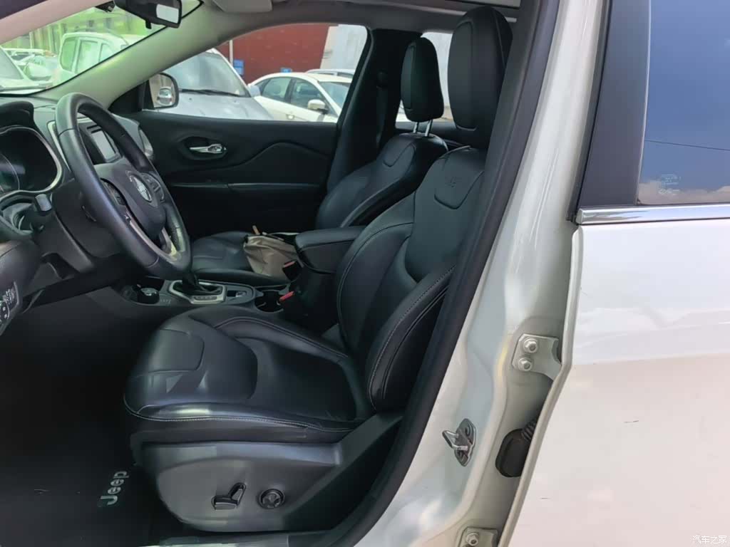 Jeep Cherokee, 2017 15