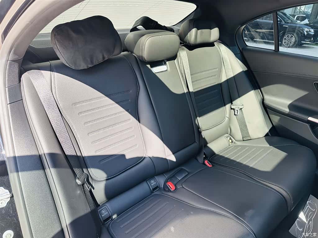 Mercedes-Benz C-Class, 2023 8