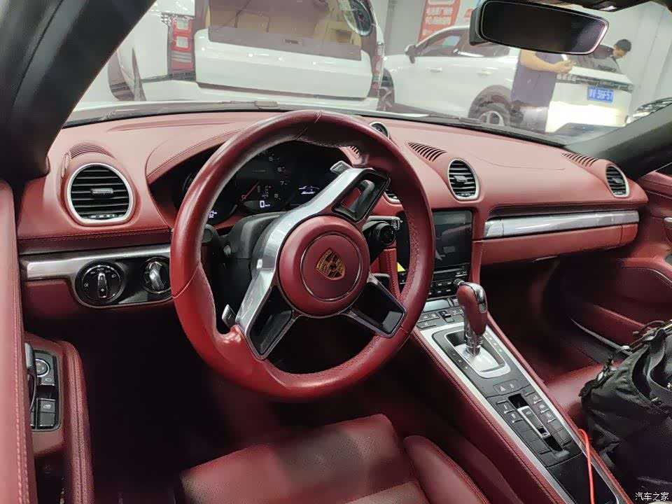 Porsche Boxster, 2024 все фото