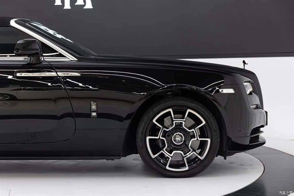 Rolls-Royce Black, 2019 23