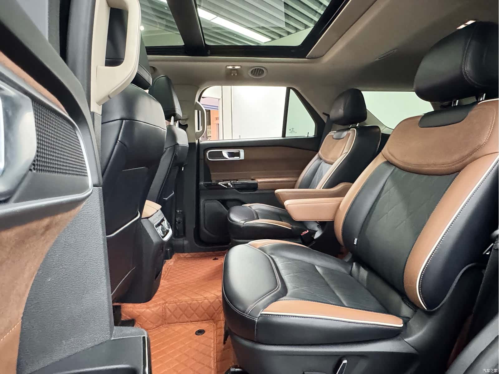Ford Explorer, 2023 7