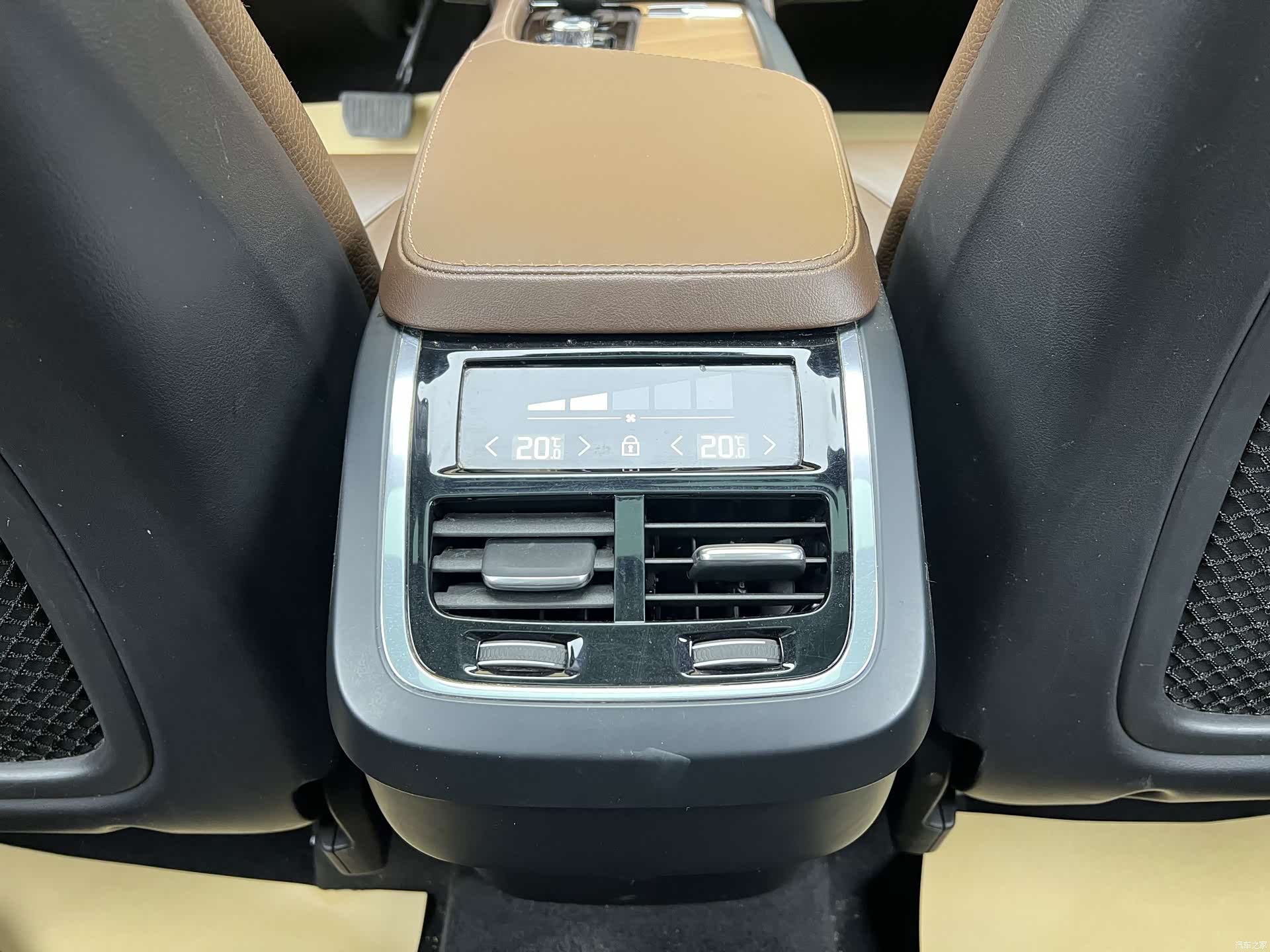 Volvo XC90, 2023 17