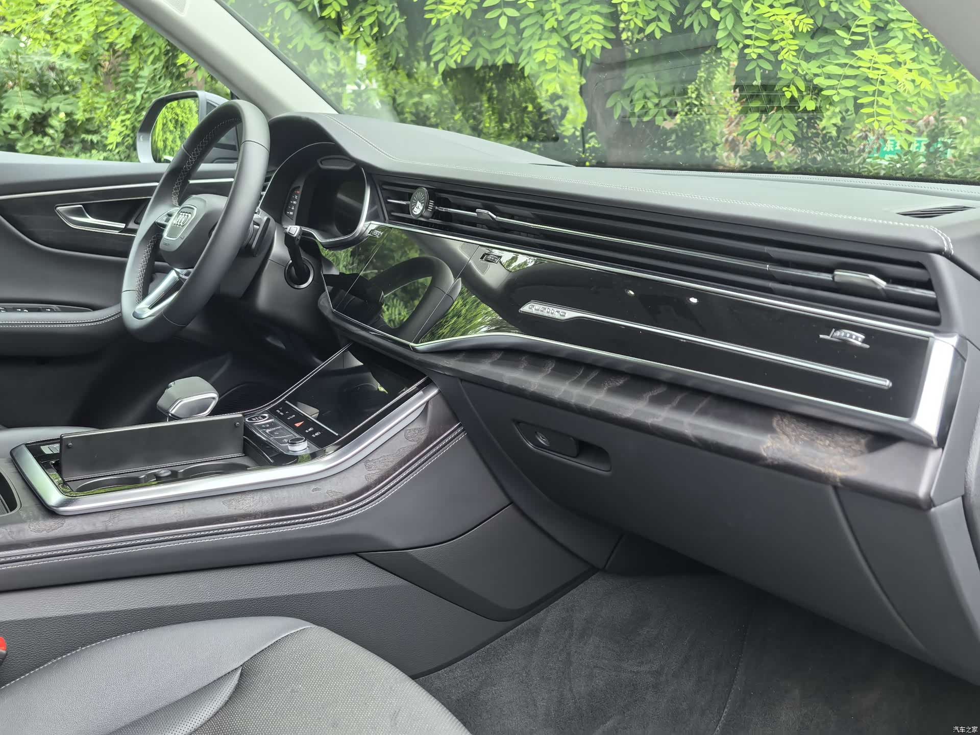 Audi Q8, 2025 7
