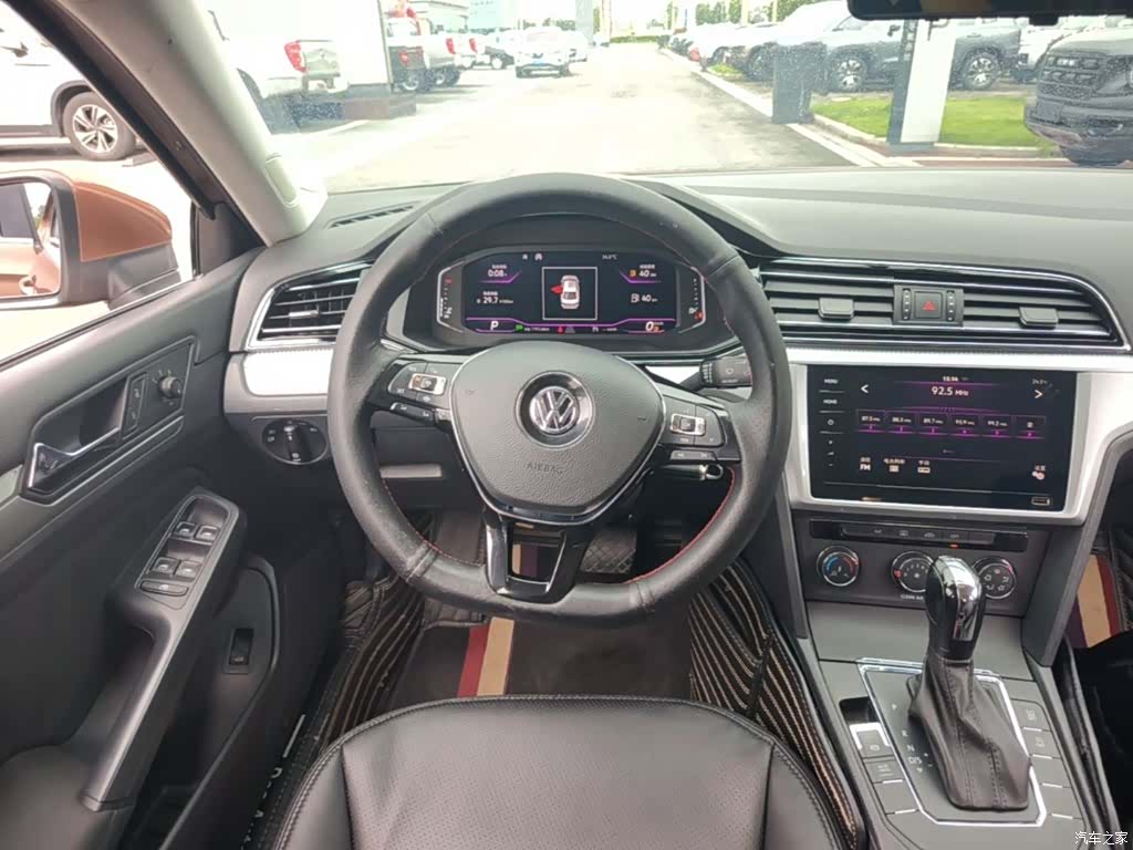 Volkswagen Lamando, 2017 11