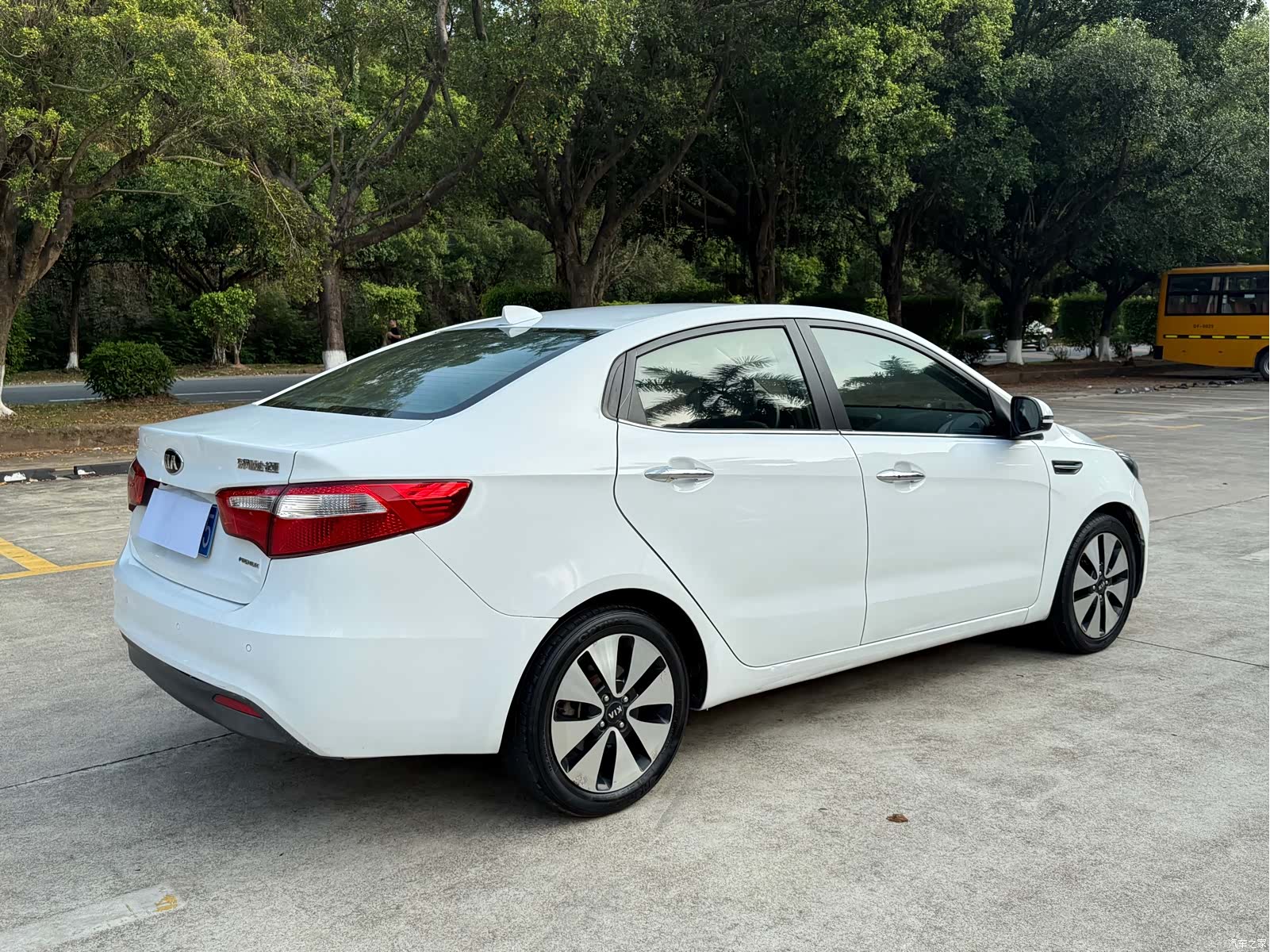 Kia K2, 2013 9