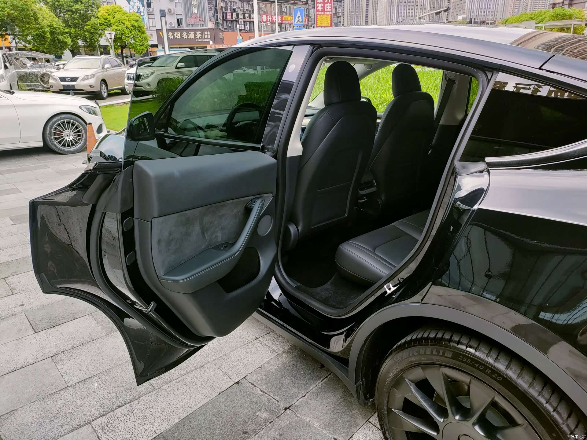 Tesla Model Y, 2021 12