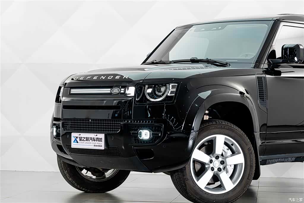 Land Rover Defender, 2024 3
