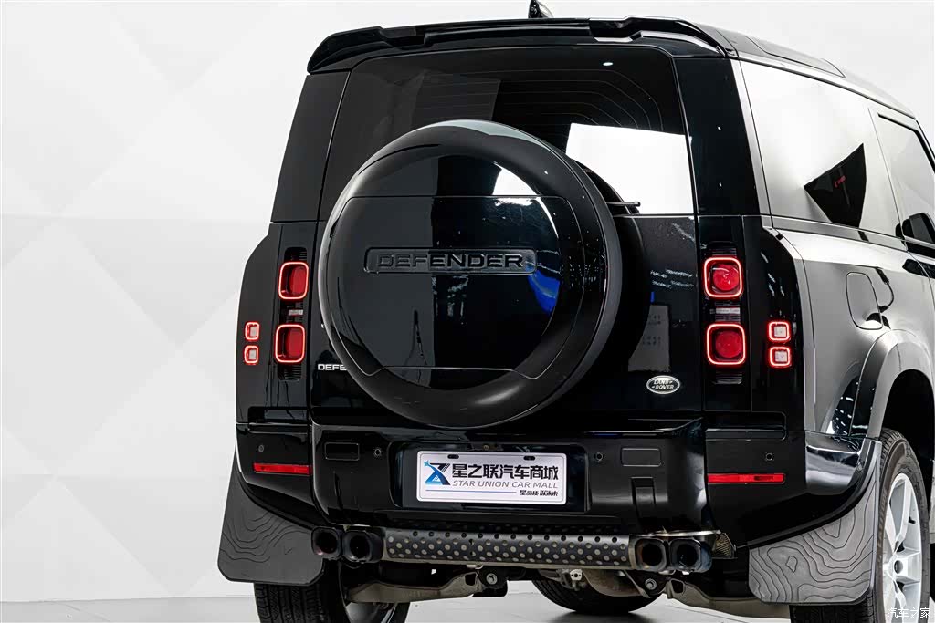 Land Rover Defender, 2024 7