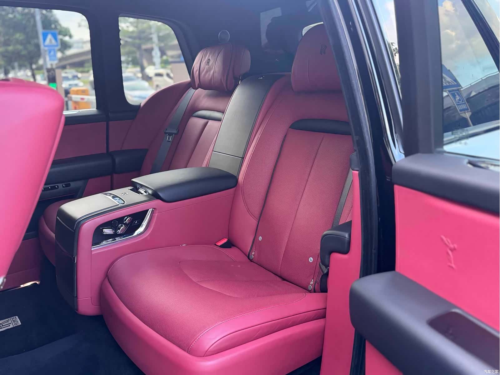 Rolls-Royce Cullinan, 2020 6