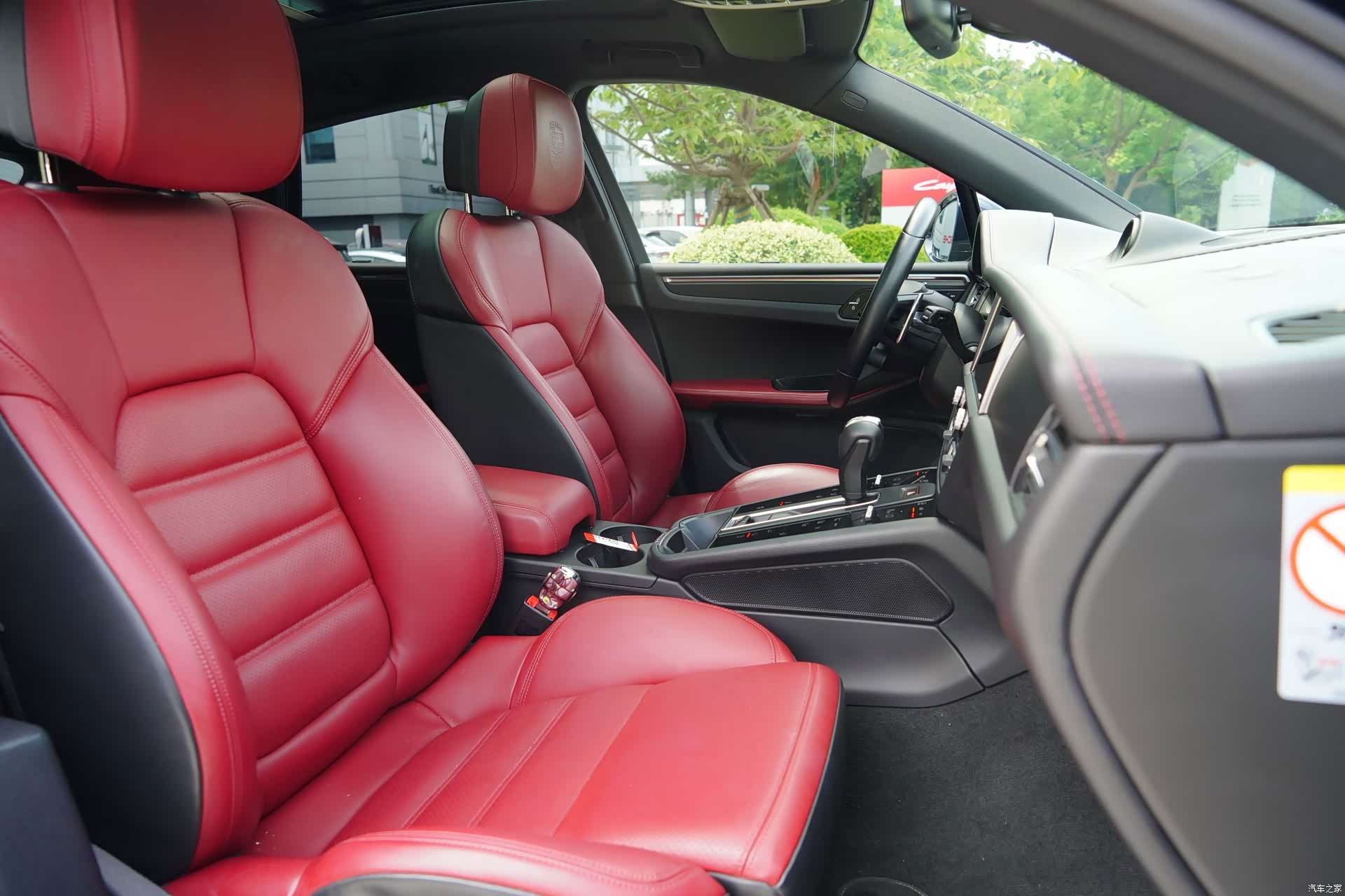 Porsche Macan, 2023 10