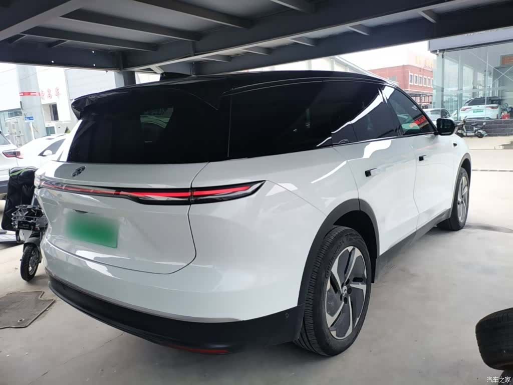NIO ES8, 2023 7