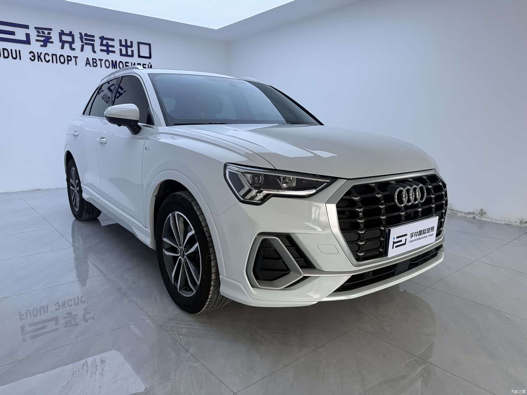 Audi Q3, 2022 3