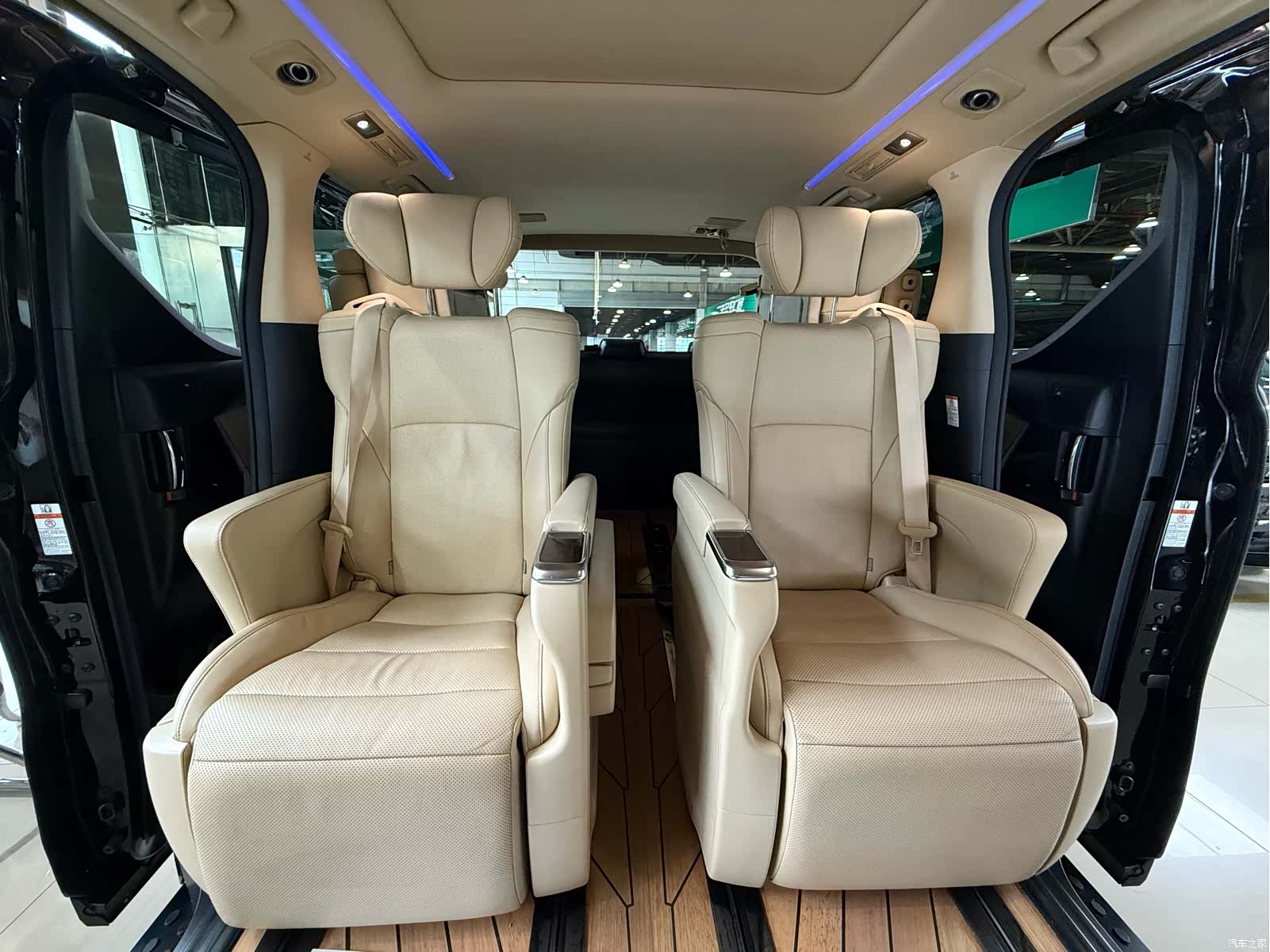 Toyota Alphard, 2019 20