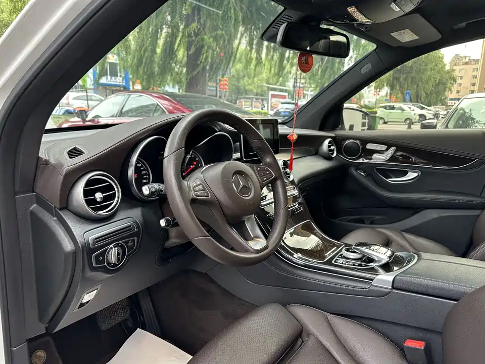 Mercedes-Benz GLC Mercedes-Benz GLC