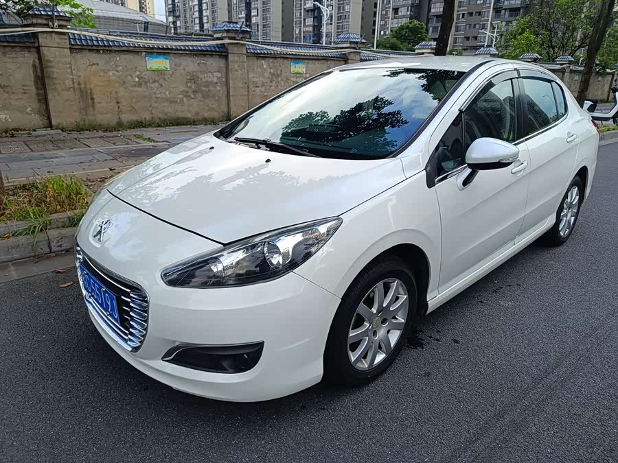 Peugeot 308 2016, фото 1