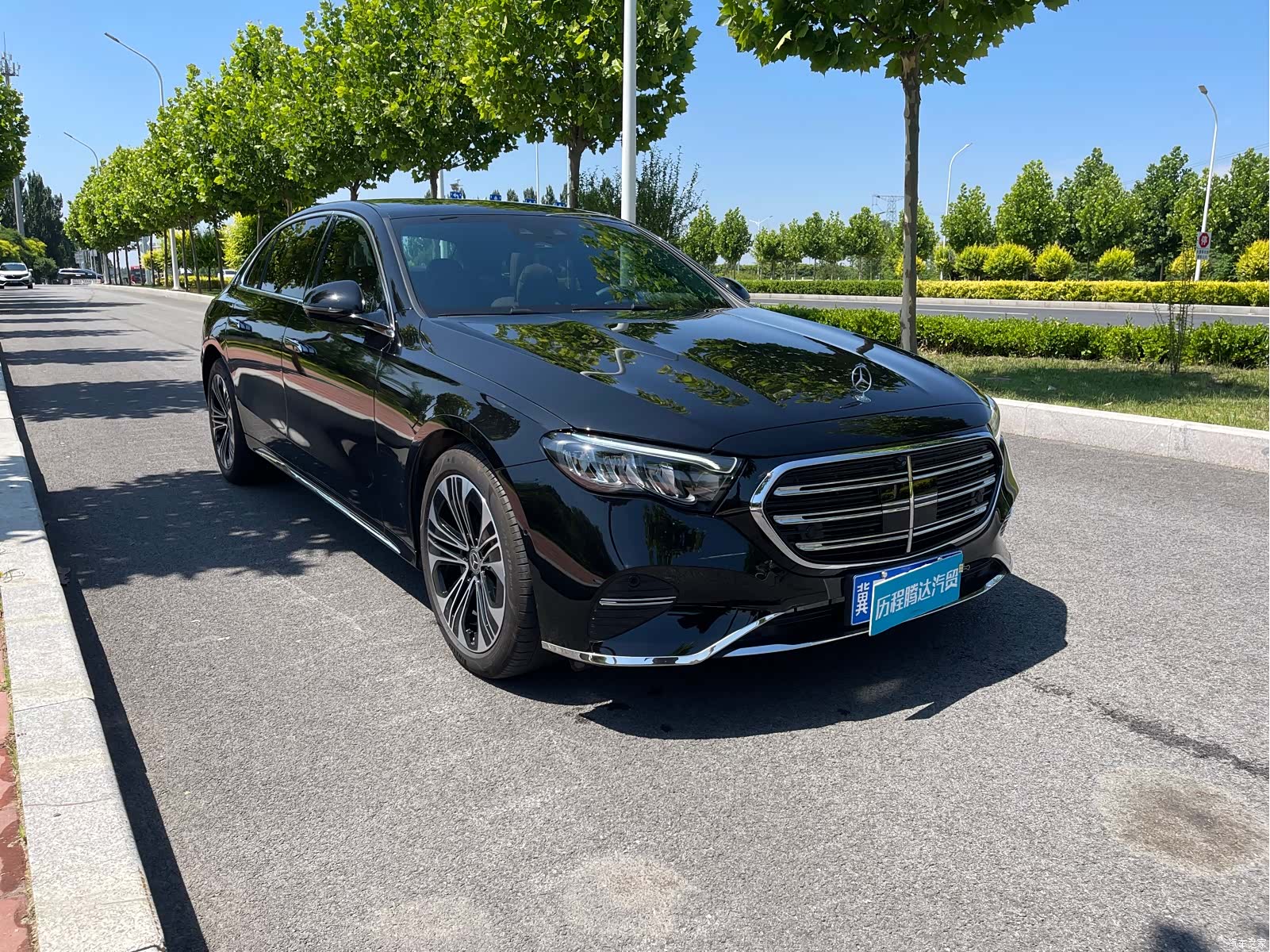 Mercedes-Benz E-Class, 2025 3
