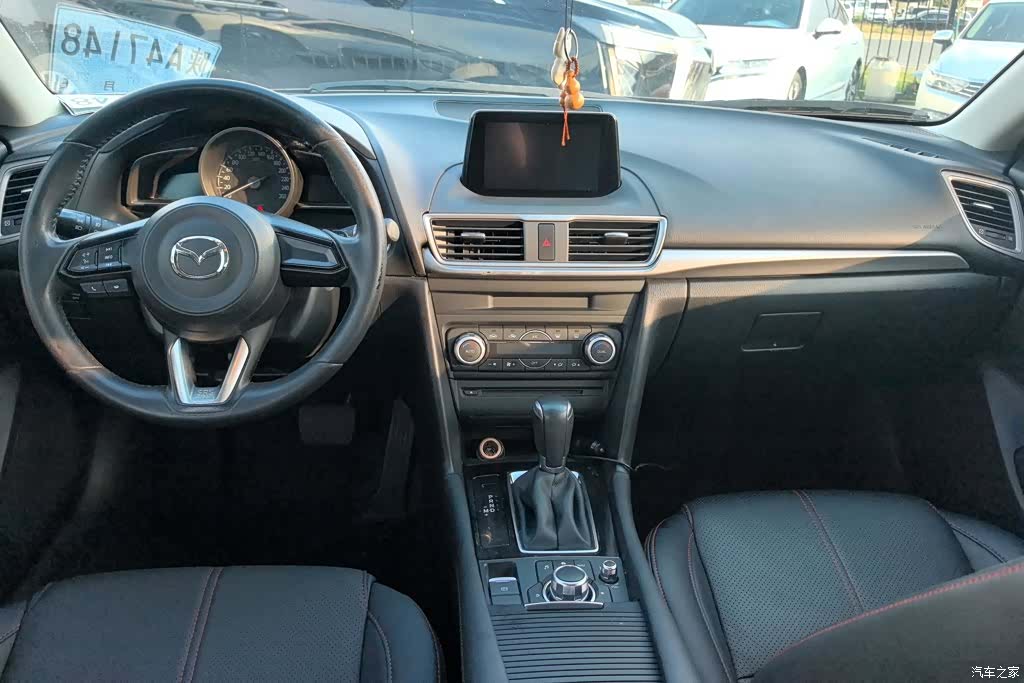 Mazda Mazda3, 2017 12