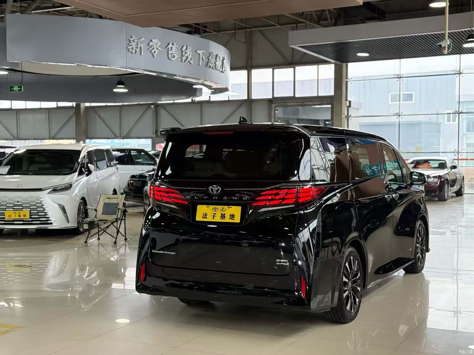Toyota Alphard, 2024 24