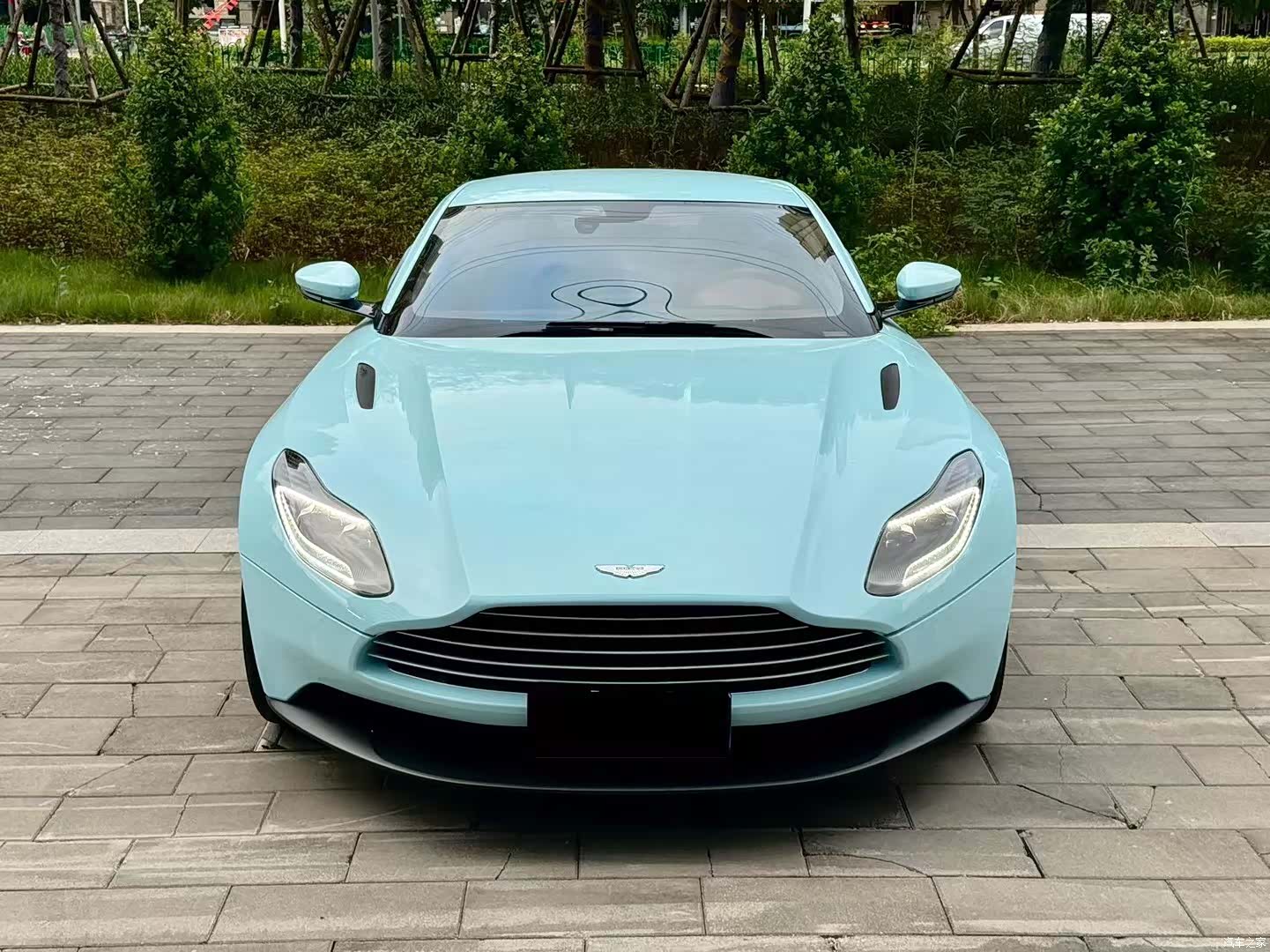Aston Martin DB11, 2019 2