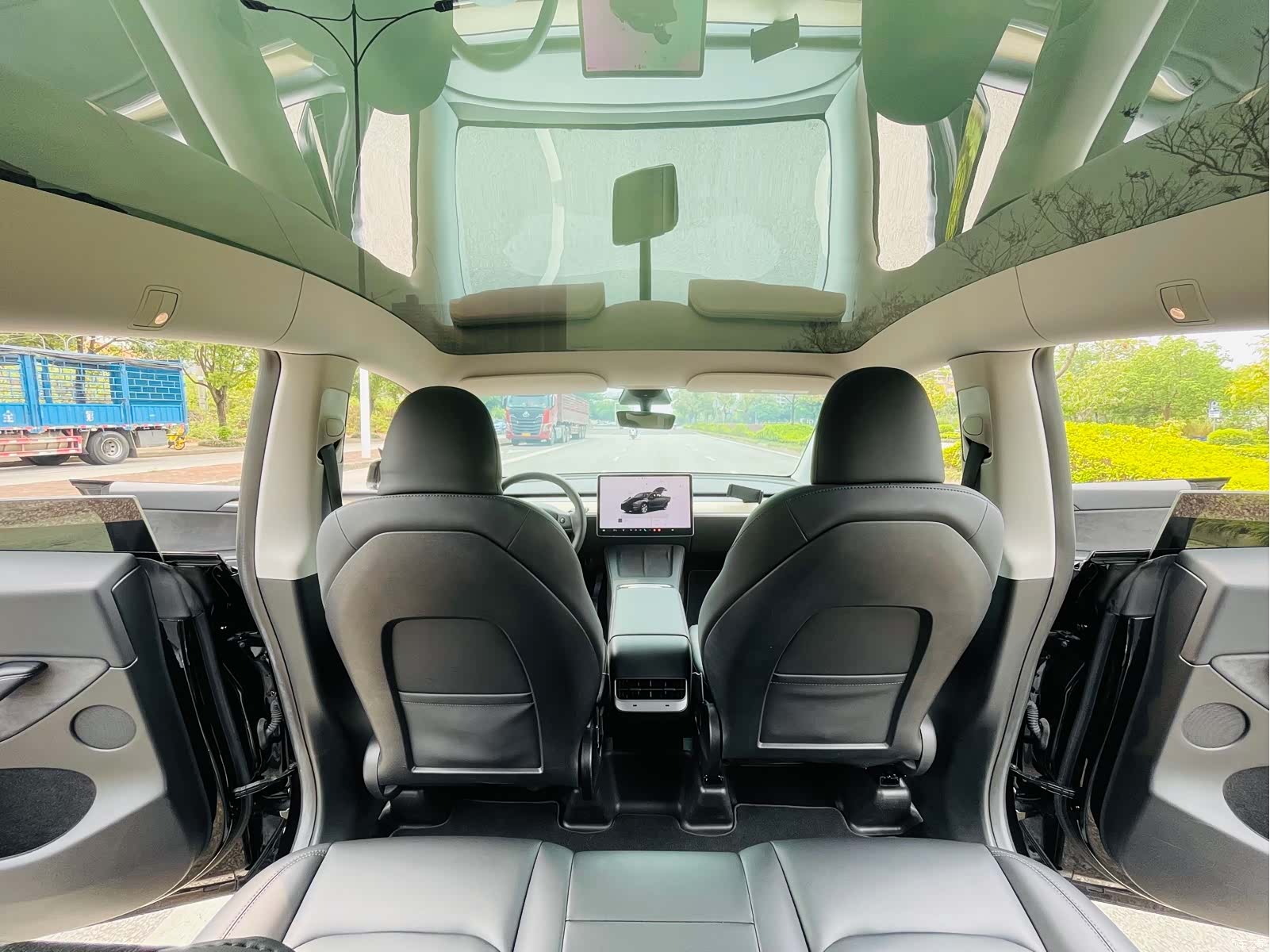 Tesla Model Y, 2022 27