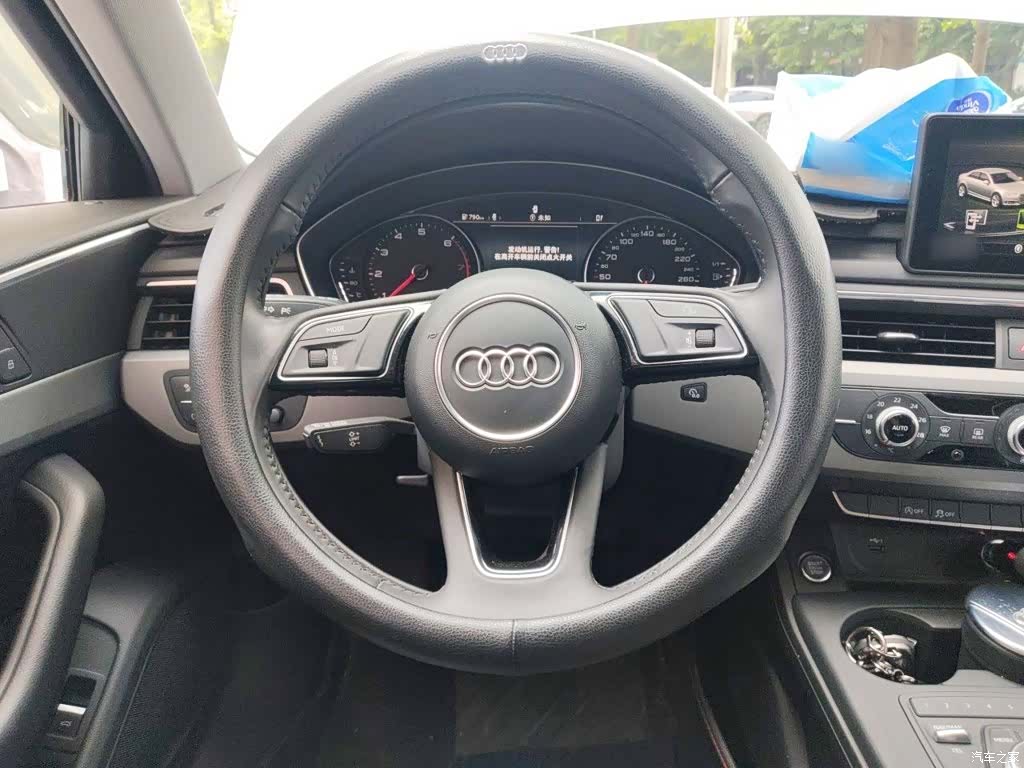 Audi A4L, 2018 3