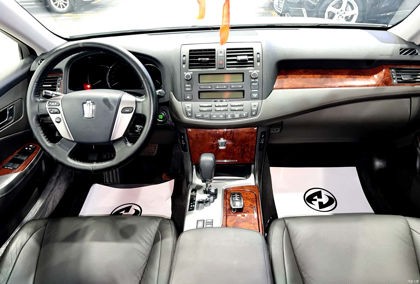 Toyota Crown, 2014 все фото