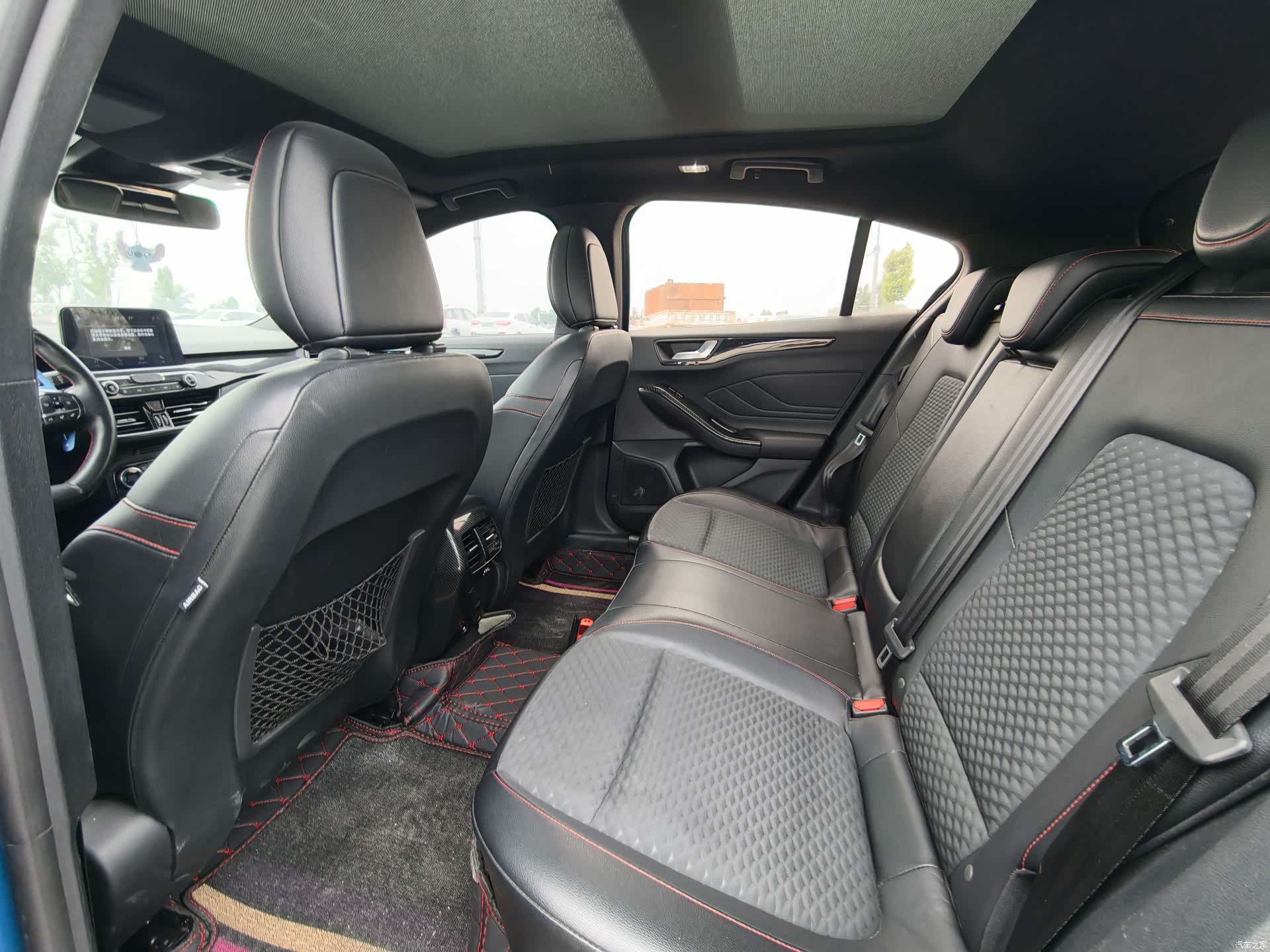 Ford Focus, 2019 все фото