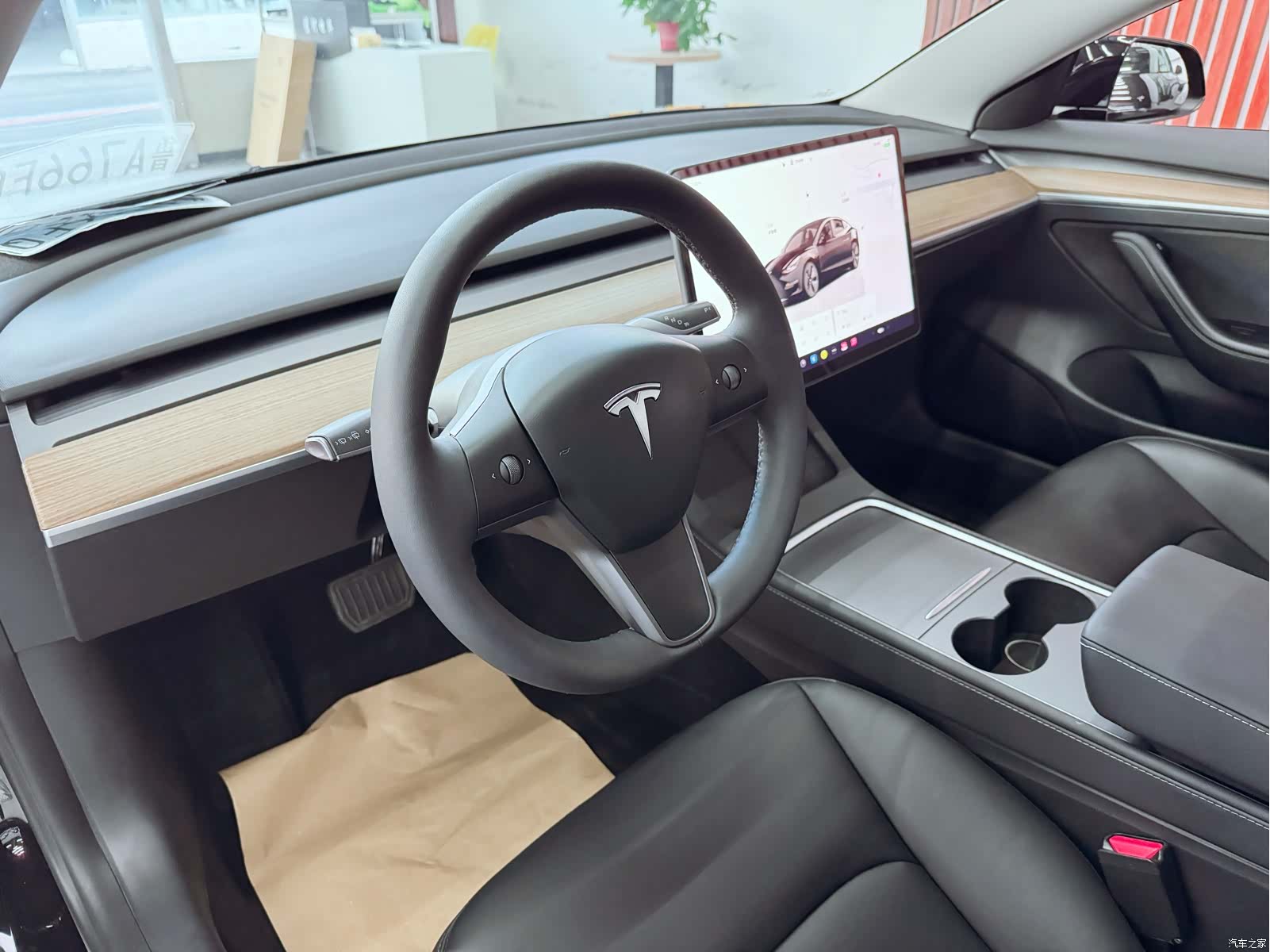 Tesla Model 3, 2023 15