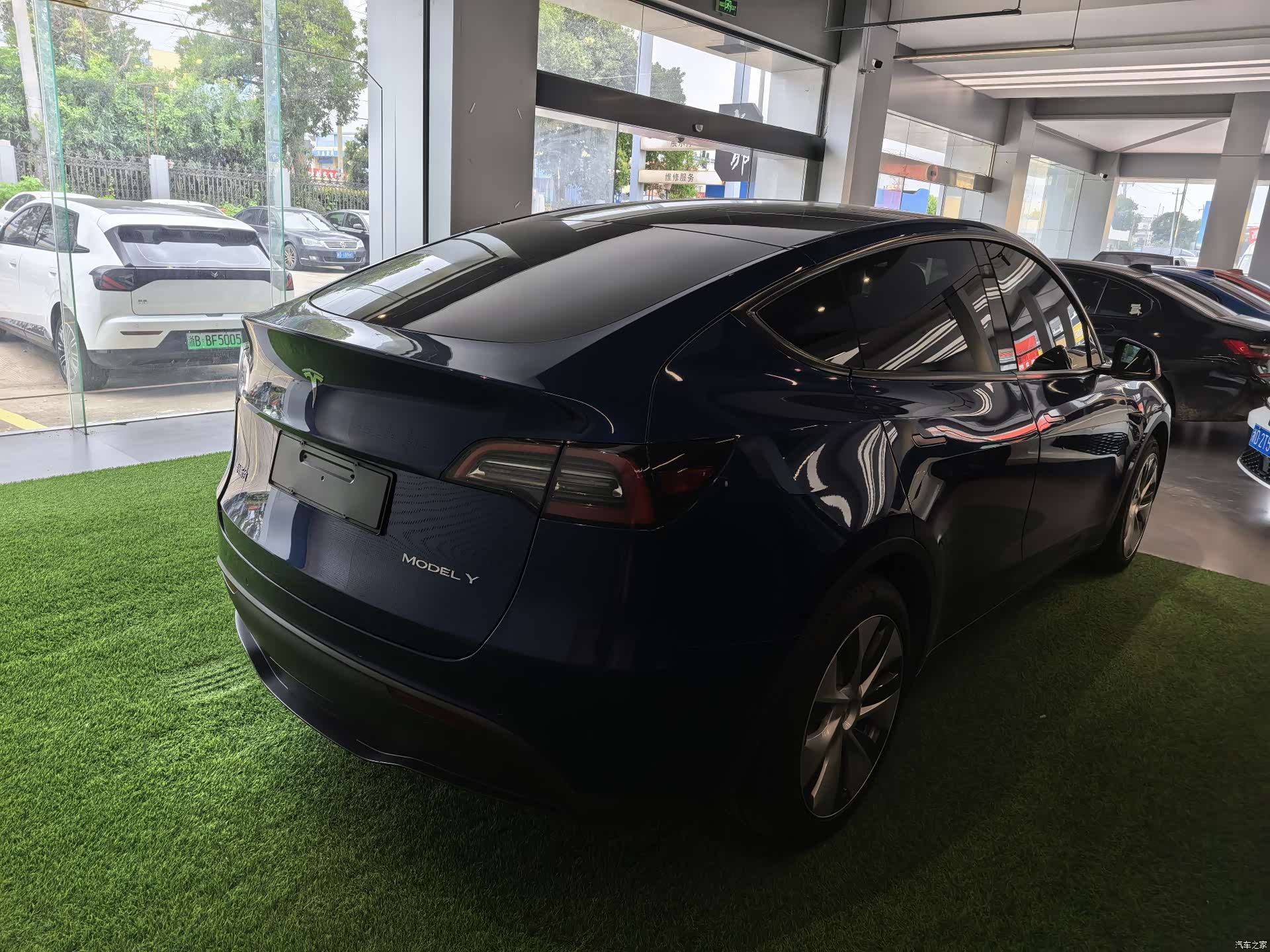 Tesla Model Y, 2022 6