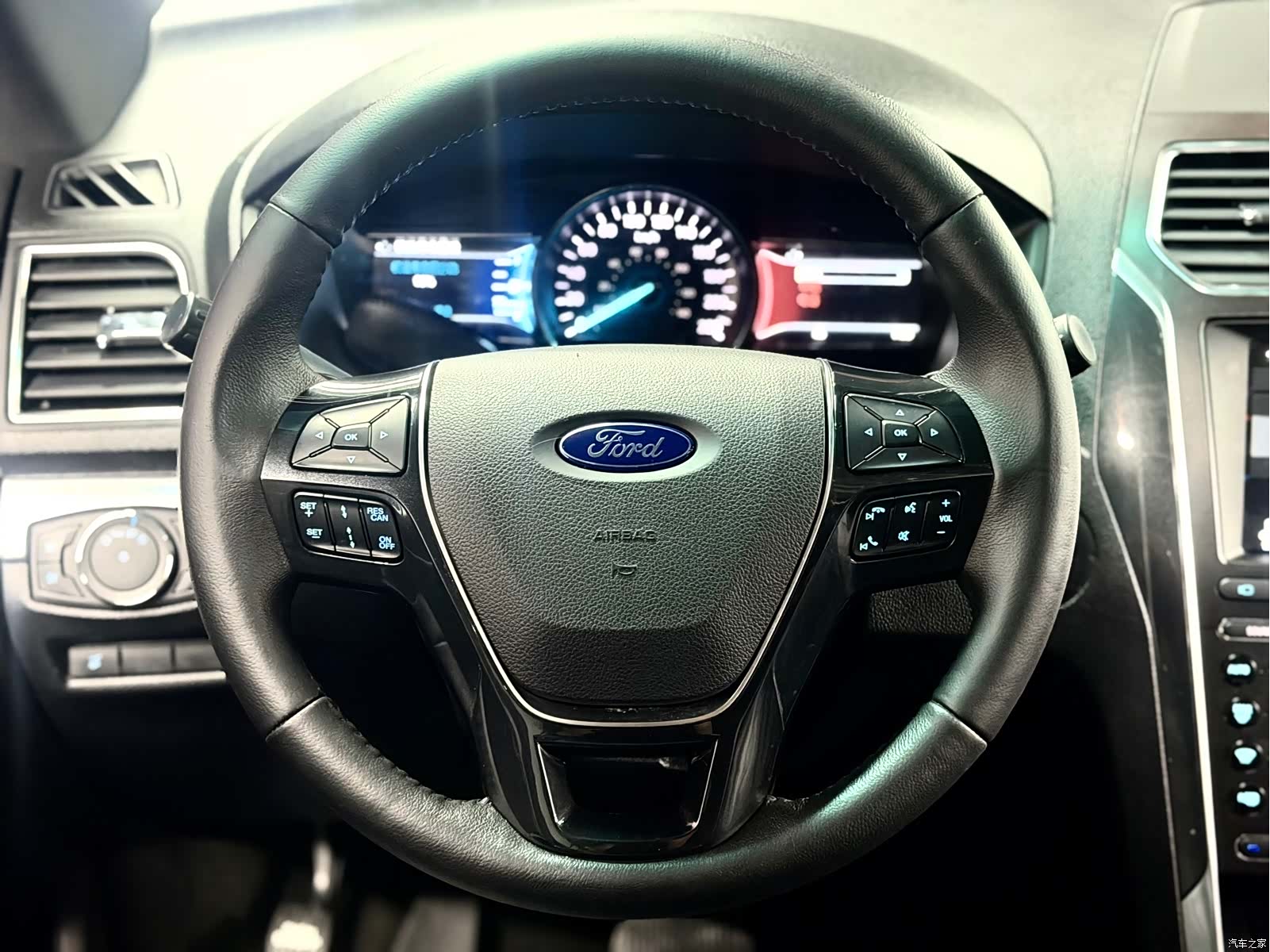 Ford Explorer, 2017 10