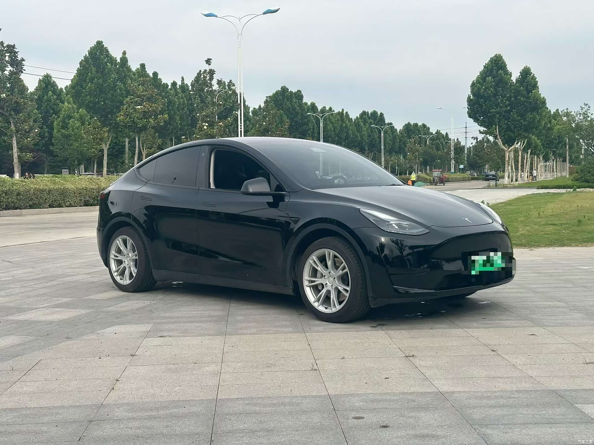 Tesla Model Y, 2023 2