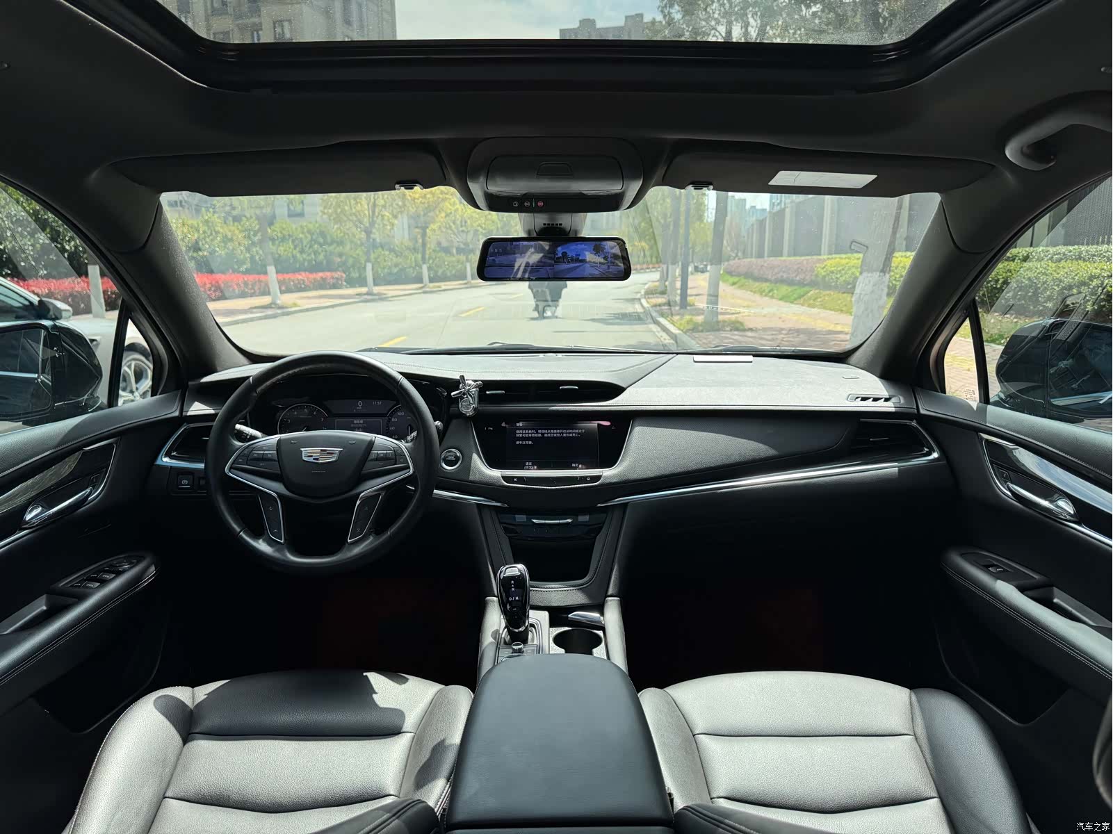 Cadillac XT5, 2022 все фото