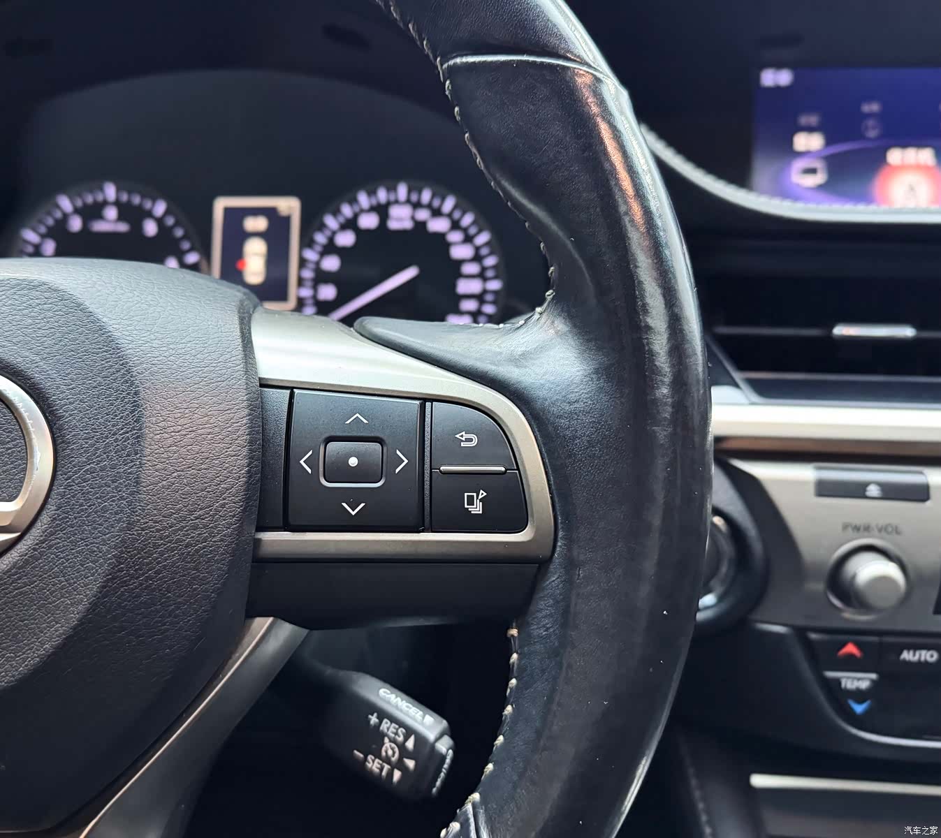Lexus ES, 2017 20